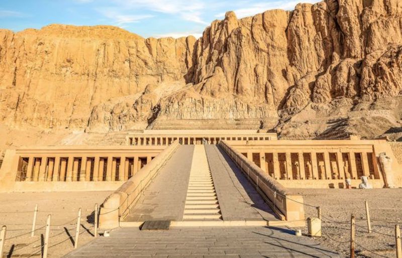 Luxor Travel Guide